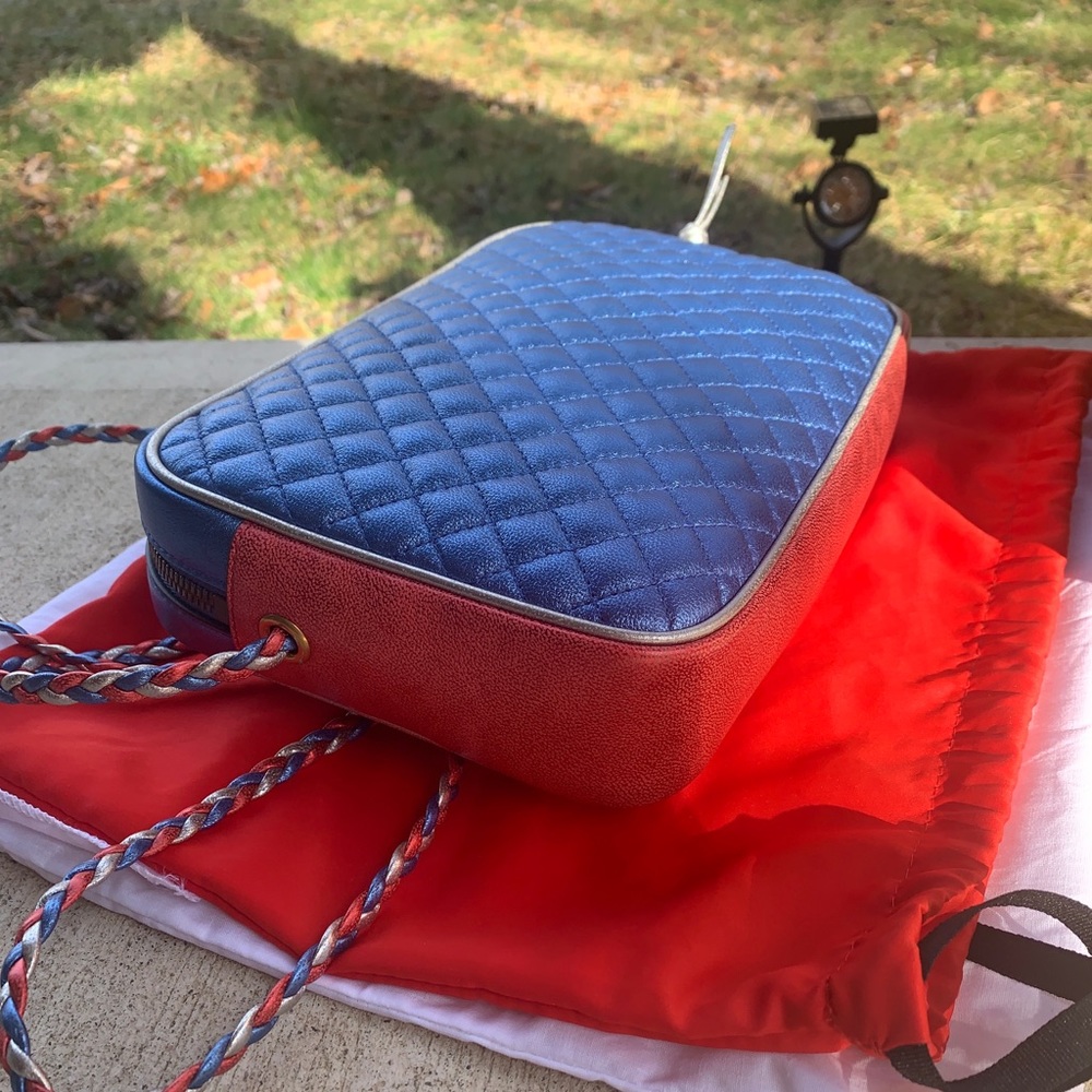 ⛔️SOLD⛔️Authentic GUCCI METALLIC QUILTED LEATHER - Picture 6 of 16